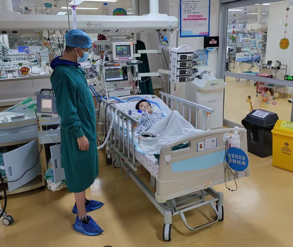 布拖县跨省救护车出租公司