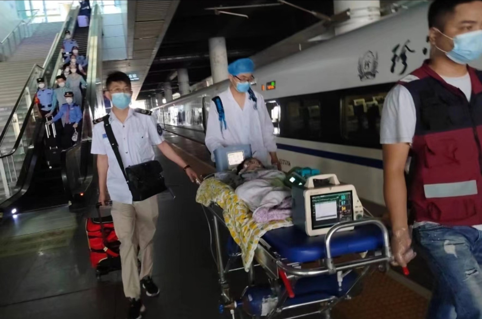 布拖县高铁转运公司