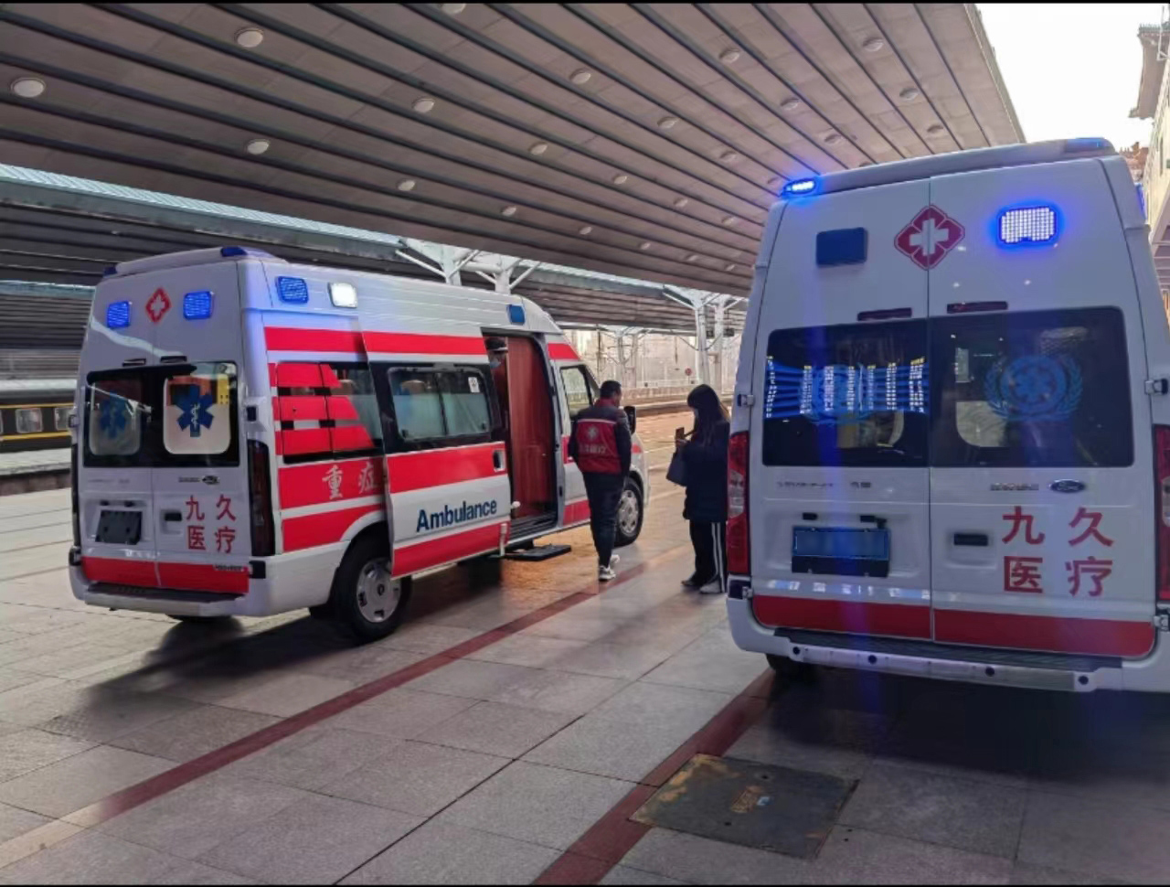 布拖县救护车长途转运